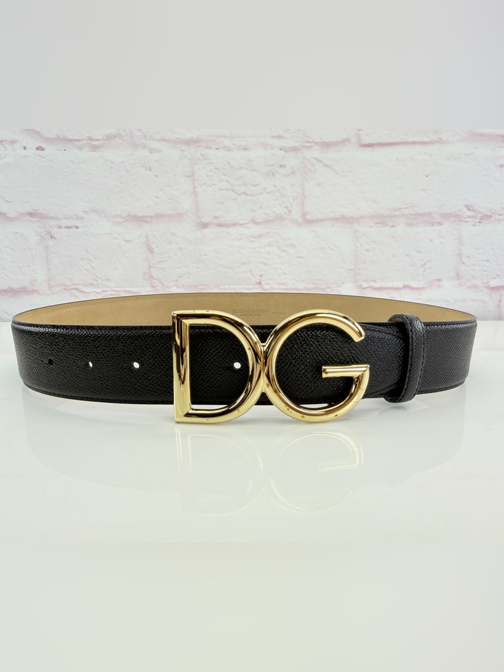 Dolce & Gabbana Black Leather Belt with Gold DG Buckle 80/32